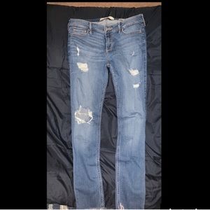 Hollister ripped jeans size 9R
